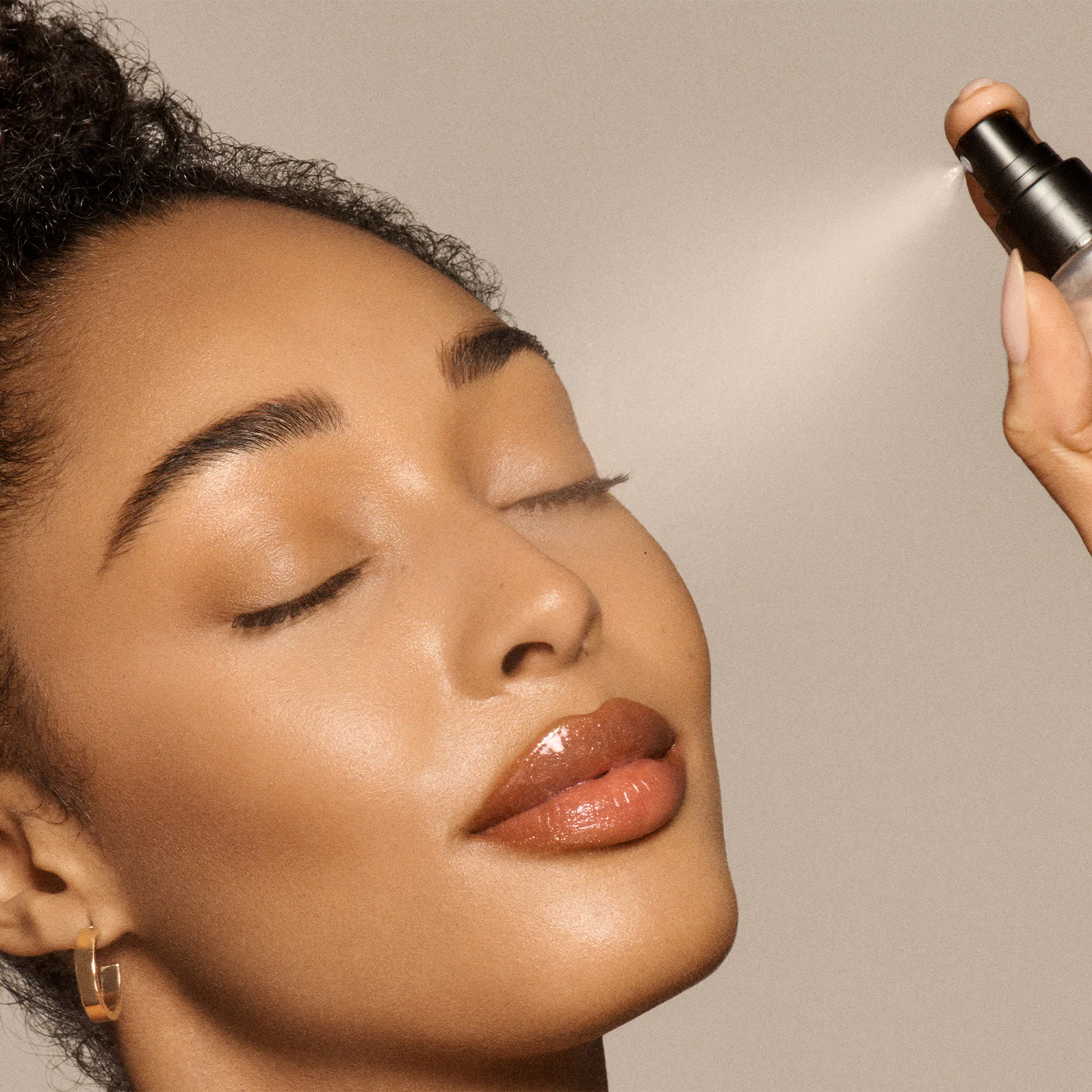 Invisiveil Setting Spray Travel Size - Image 6